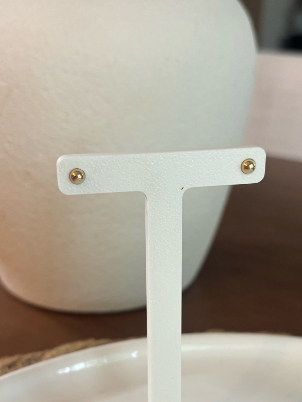 14K Yellow Gold Round Stud Earrings 3.8mm 0.32g Vintage Minimalist Butterfly